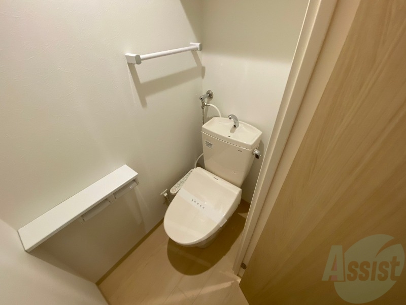 トイレ　こちらはトイレです。清潔感があり、安心して使用できます。