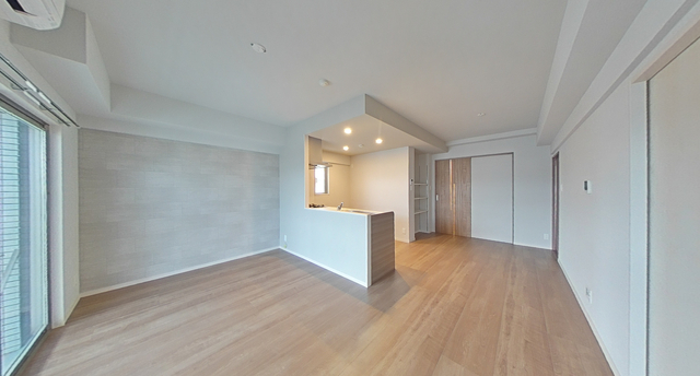 居室・リビング　反転タイプの写真となります。