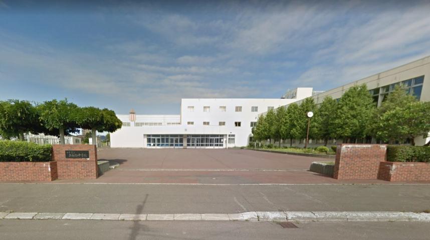 中学校　札幌市立上篠路中学校（中学校）まで362m