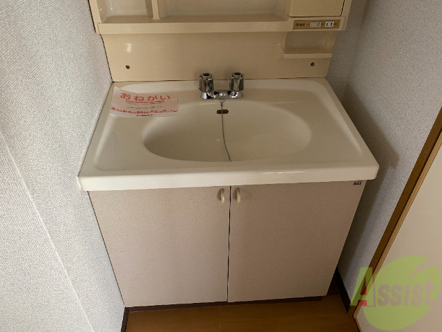 洗面設備　洗面台は独立していました。歯磨き等はこちらでできます。