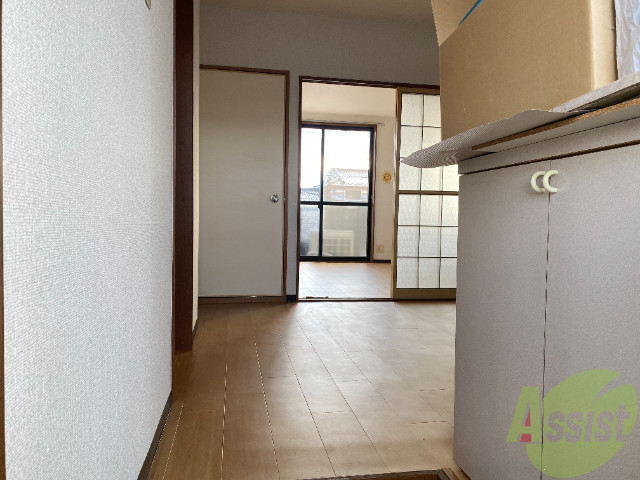 玄関　玄関の様子です。幅もあり出入りしやすそうですね。