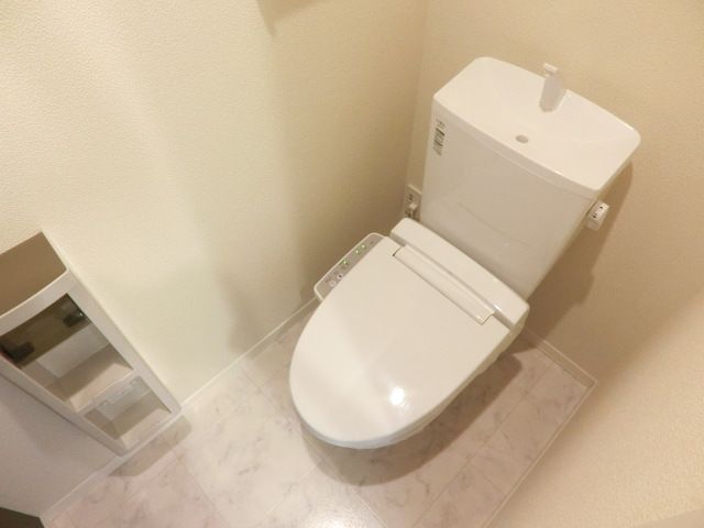 トイレ　ウォシュレット付きです。