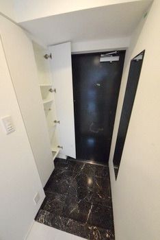 玄関　玄関　シューズボックス