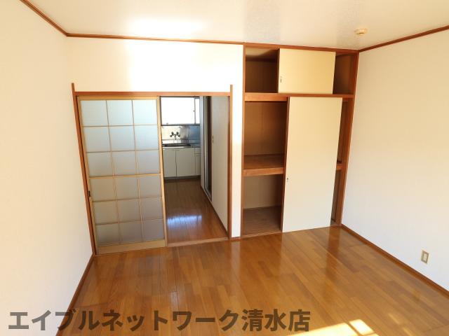 居室・リビング　同物件同タイプ