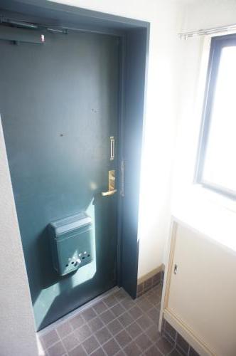 玄関　広々玄関収納もタップリ！