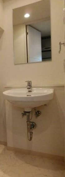 洗面設備　※別部屋の参考写真です。