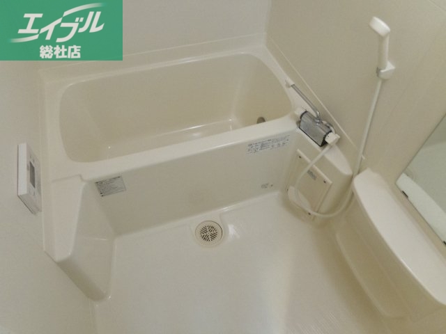 バス・シャワールーム　浴室（追焚き機能付き）