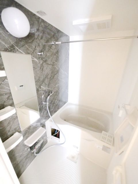 バス・シャワールーム　★清潔感のあるお風呂場です★