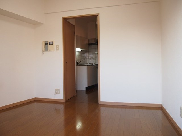 居室・リビング　※別部屋の参考写真です。