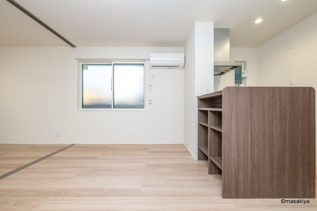 居室・リビング　カウンターキッチンではありません。