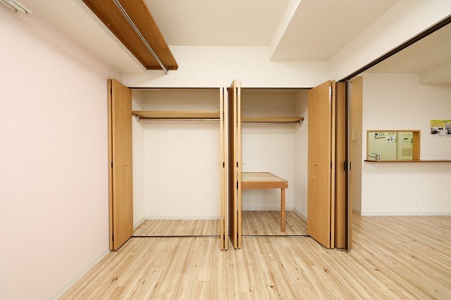 収納　壁一面の大型クローゼットです！