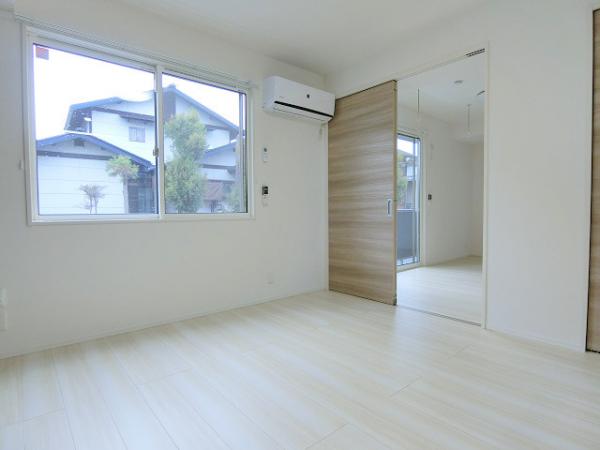 居室・リビング　内装