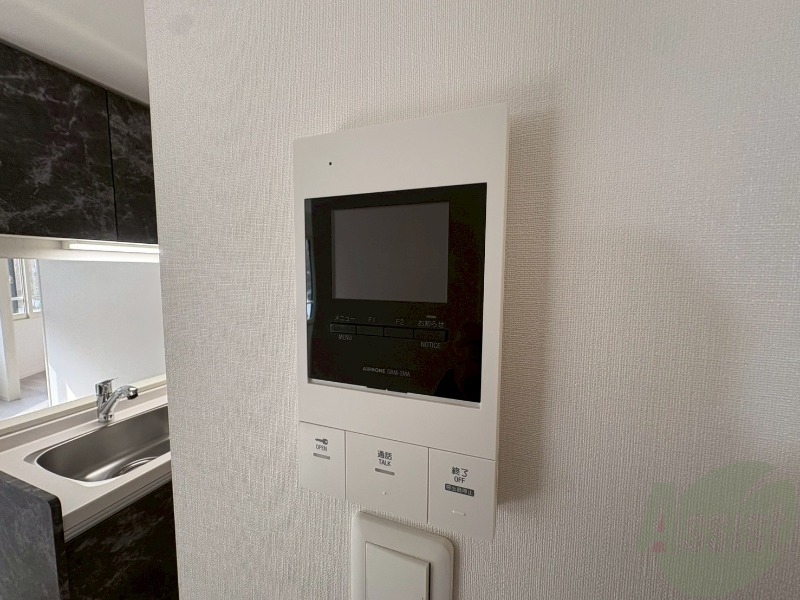 セキュリティ　ＴＶモニター付インターホンです。来客者の顔が見えるので安心！