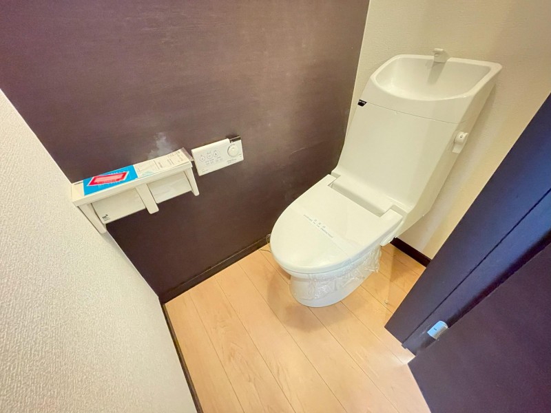 トイレ　トイレ