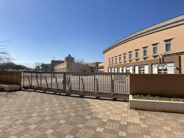 小学校　町田市立小山ヶ丘小学校（小学校）まで1657m