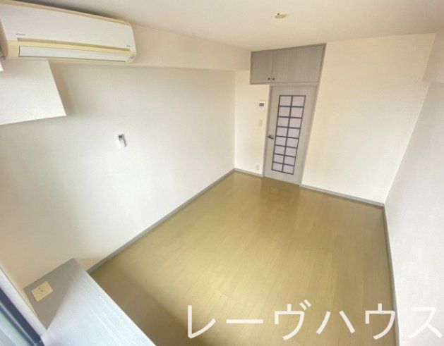 居室・リビング　玄関