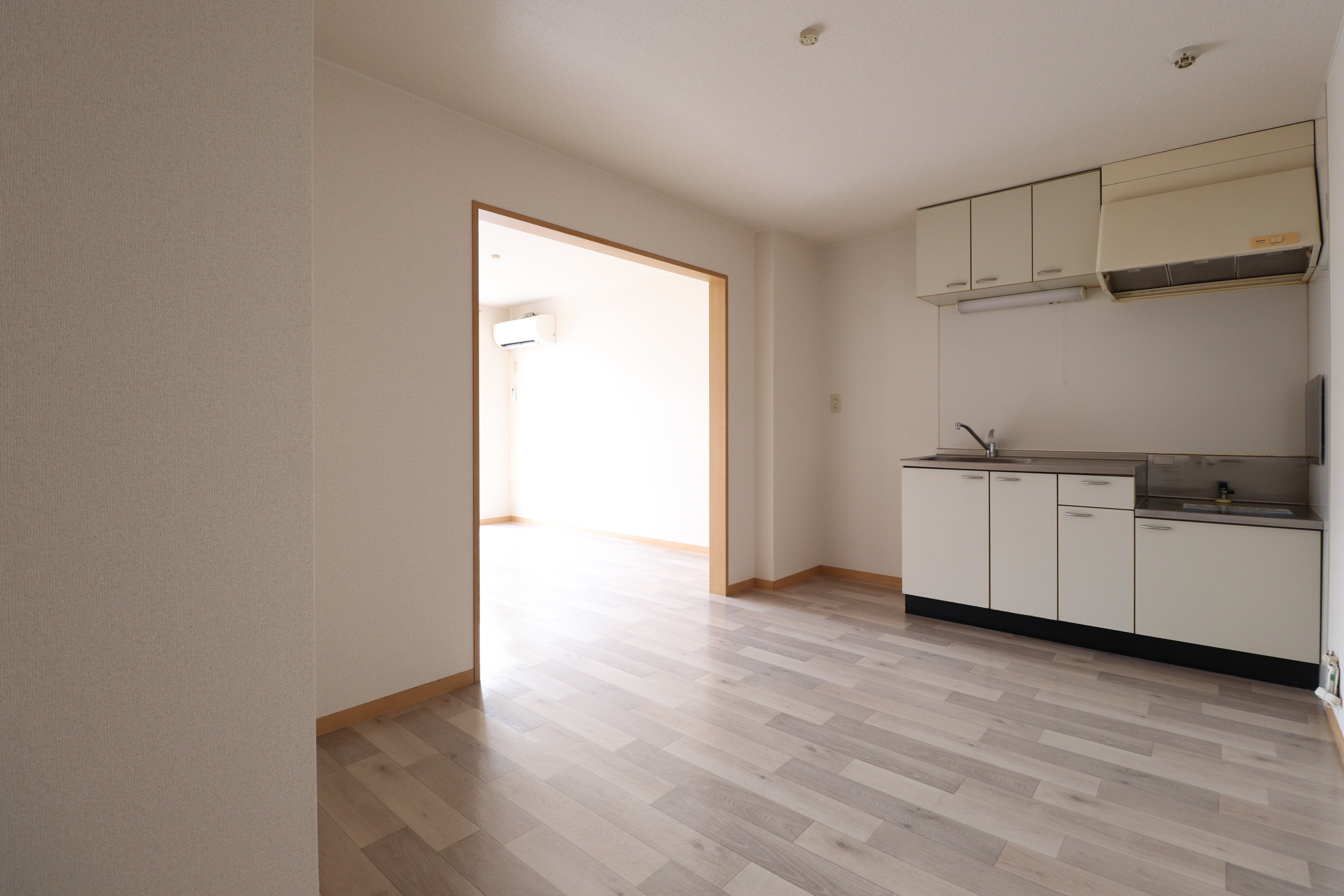 居室・リビング　13帖の広々リビング♪