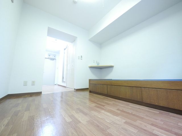 居室・リビング　★人気の家具・家電付物件です★