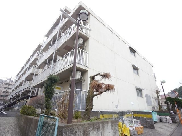 建物外観　★女性管理人日勤！オートロック付の学生限定マンションです♪★