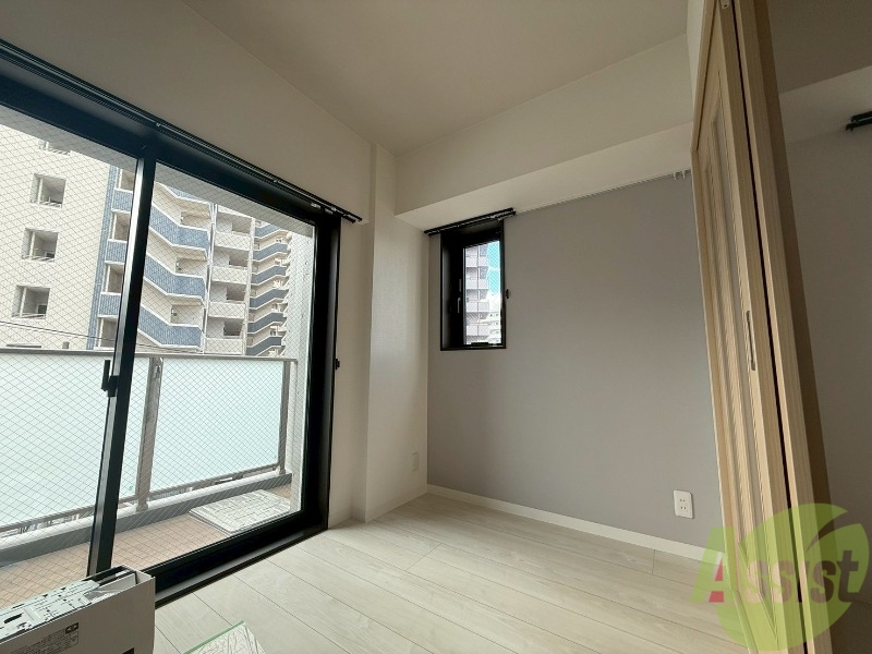 その他部屋・スペース　寝室は４．７帖です。セミダブルサイズがちょうどいいですね。