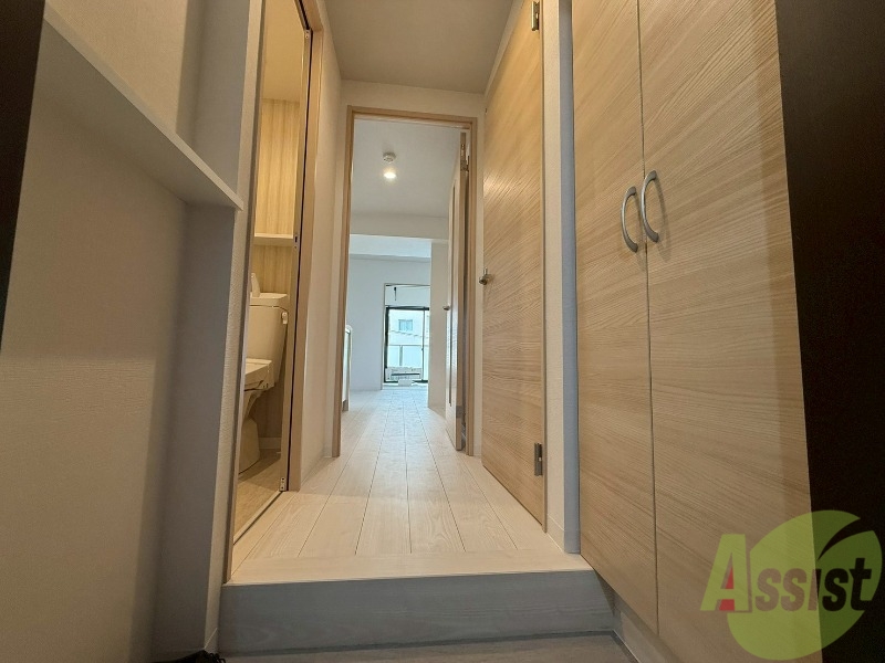 玄関　玄関から撮影しました。お部屋の広さが伝わりますか？