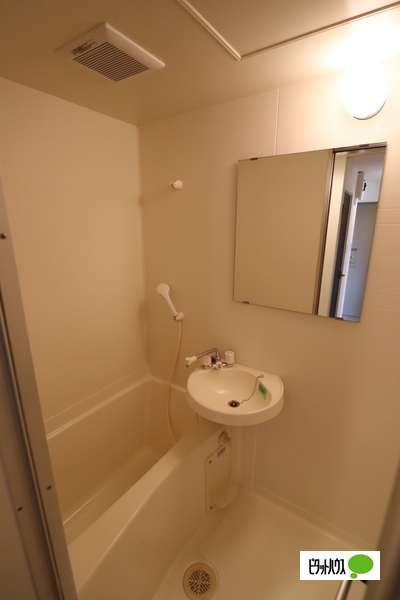 バス・シャワールーム　現況の物を優先とします