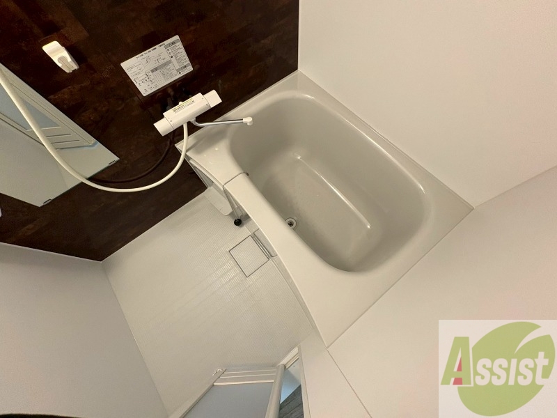 バス・シャワールーム　お風呂になります。一日の疲れを癒してくださいね。