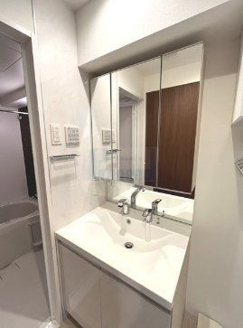 洗面設備　使いやすい独立洗面台☆