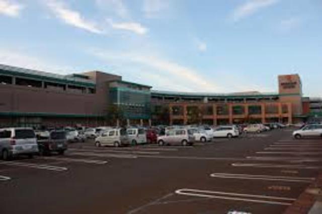 ショッピングセンター　リバーサイド千秋（ショッピングセンター）まで543m