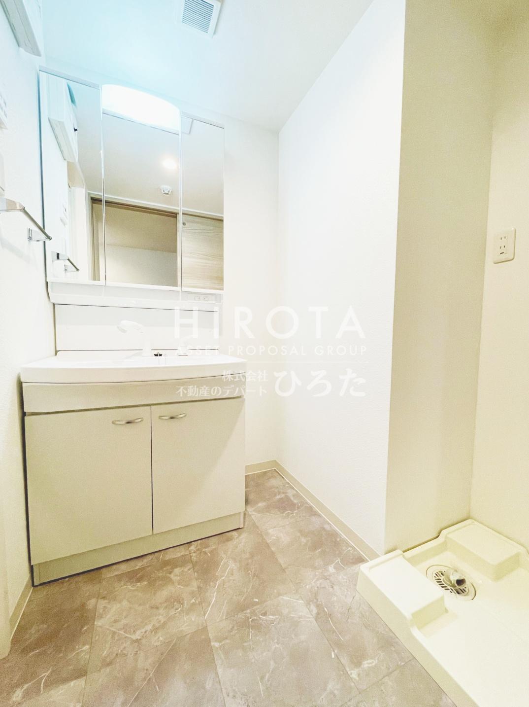 洗面設備　同仕様写真になります