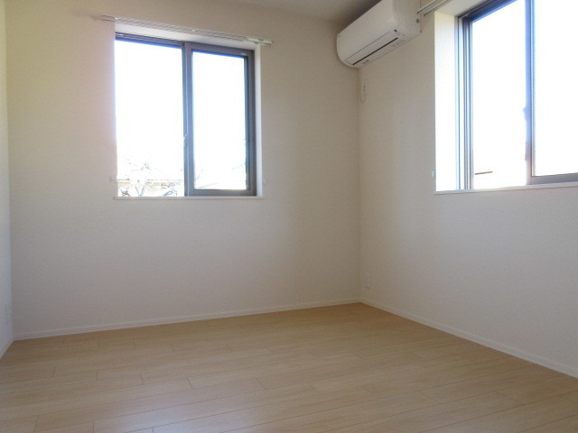 その他部屋・スペース　★明るいフローリングの角部屋です★