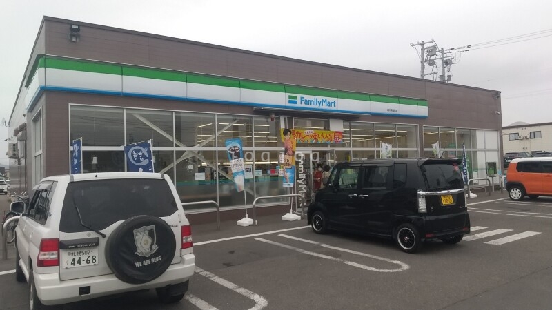 コンビニ　ファミリーマート滝川黄金町店（コンビニ）まで209m