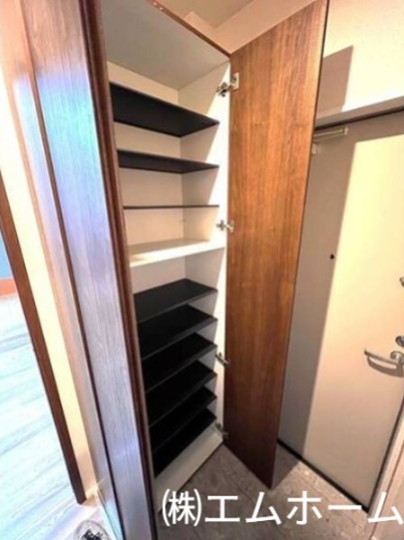 玄関　シューズボックス付