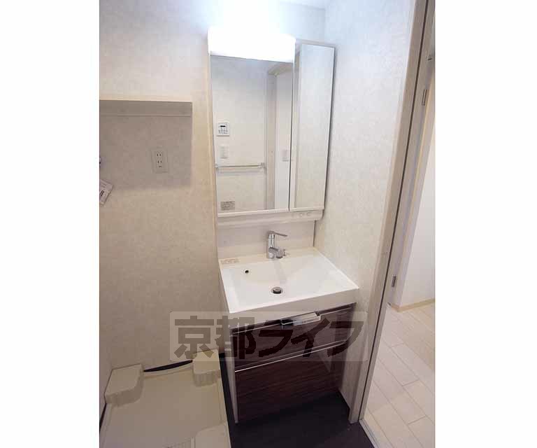 洗面設備　シャンプードレッサー付きで忙しい朝の時間を短縮！