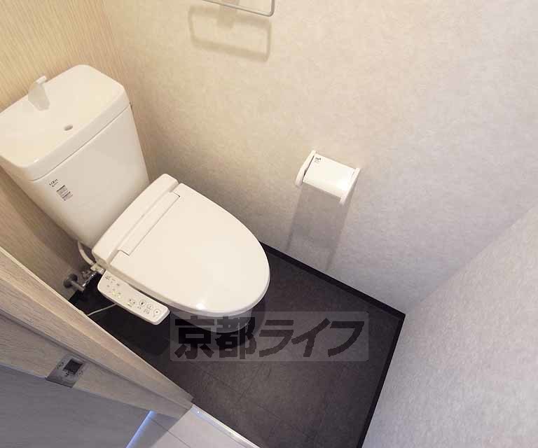 トイレ　温水洗浄便座付きで快適なトイレライフを・