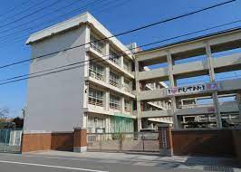 中学校　明石市立二見中学校（中学校）まで1108m