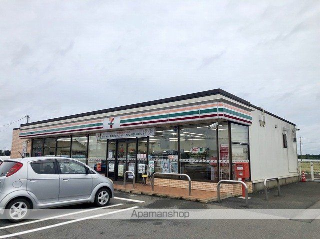 コンビニ　セブンイレブン（コンビニ）まで842m