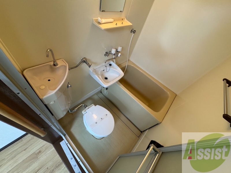 バス・シャワールーム　ユニットバスです。疲れを癒すのに欠かせませんね！