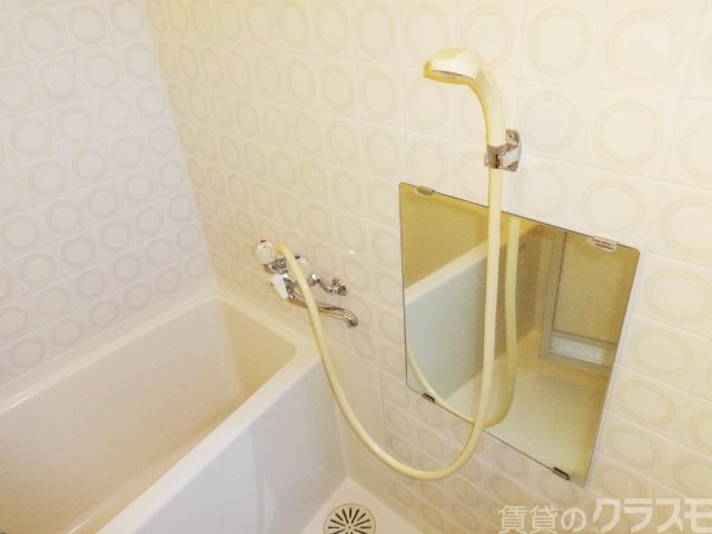 バス・シャワールーム　掃除がしやすいタイプのお風呂です♪