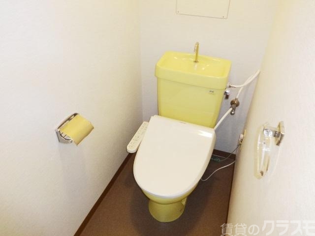 トイレ　温水便座の設置も可能です。