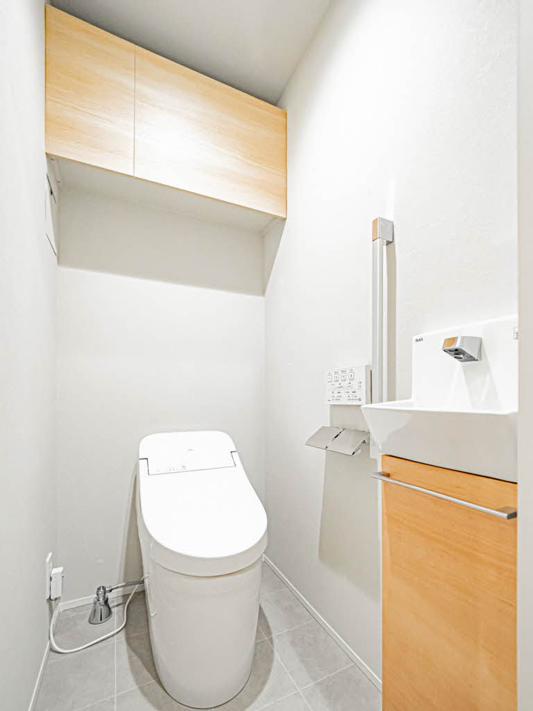 北大阪急行 千里中央駅 徒歩13分 4階建 築1年のトイレ写真