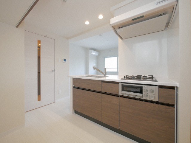 キッチン　人気の対面システムキッチンタイプです！