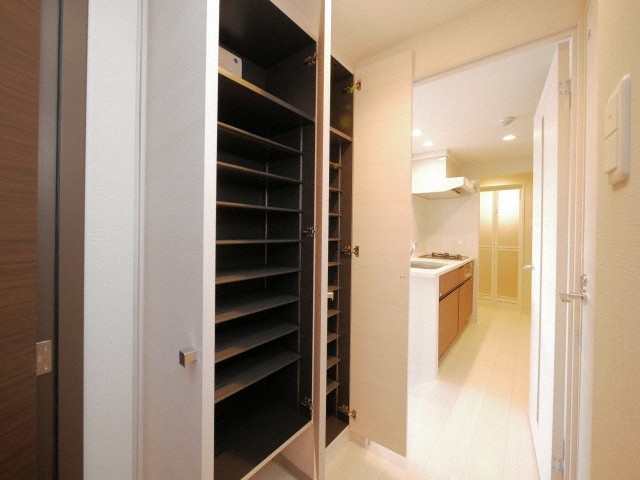 その他設備　シューズクローゼット付きです！