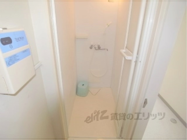 バス・シャワールーム　共同シャワールーム