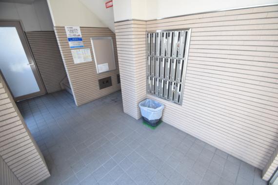 エントランス　清潔なエントランスです