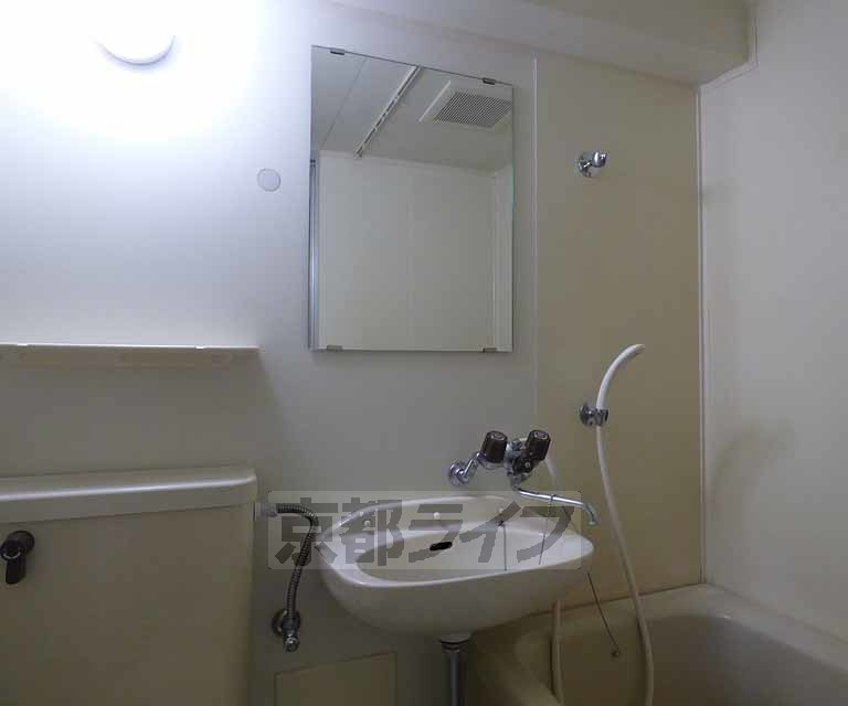 洗面設備　洗面台です。