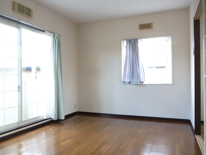 その他部屋・スペース　出窓部分が南なのでとても明るいお部屋♪