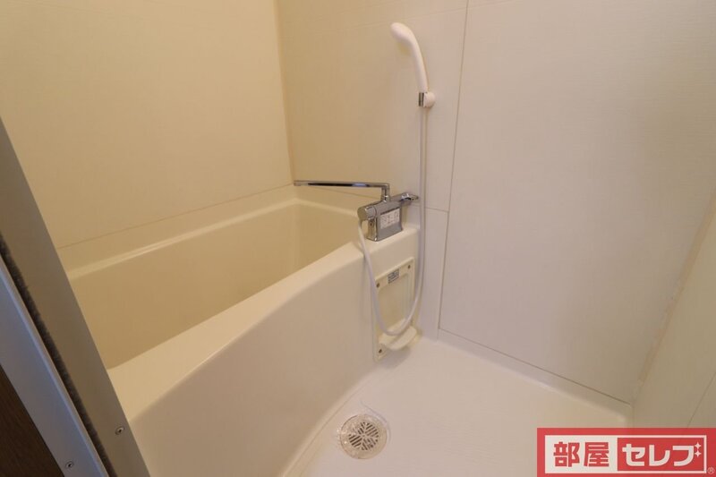 バス・シャワールーム　バスルームです。