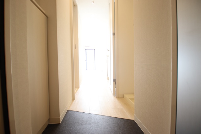 玄関　※別室の参考写真の為、現況優先です。