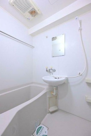 バス・シャワールーム　※こちらの写真は他部屋になり参考写真です